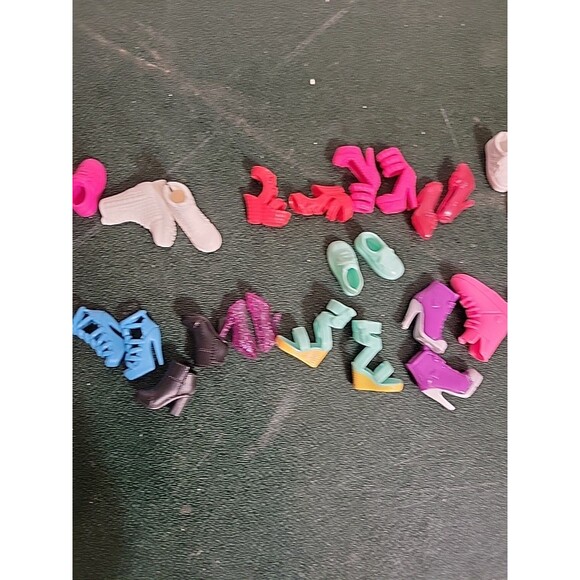 Barbie Fashion Dolls Mix Match  Shoes Boots Sandals heels etc.. 25 pair lot - Picture 6 of 10